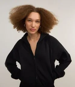 Casaco em Moletom com Capuz e Bolso Canguru