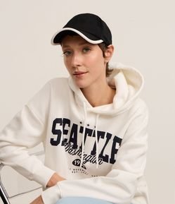 Boné Aba Curva em Sarja com Detalhe Contrastante na Borda