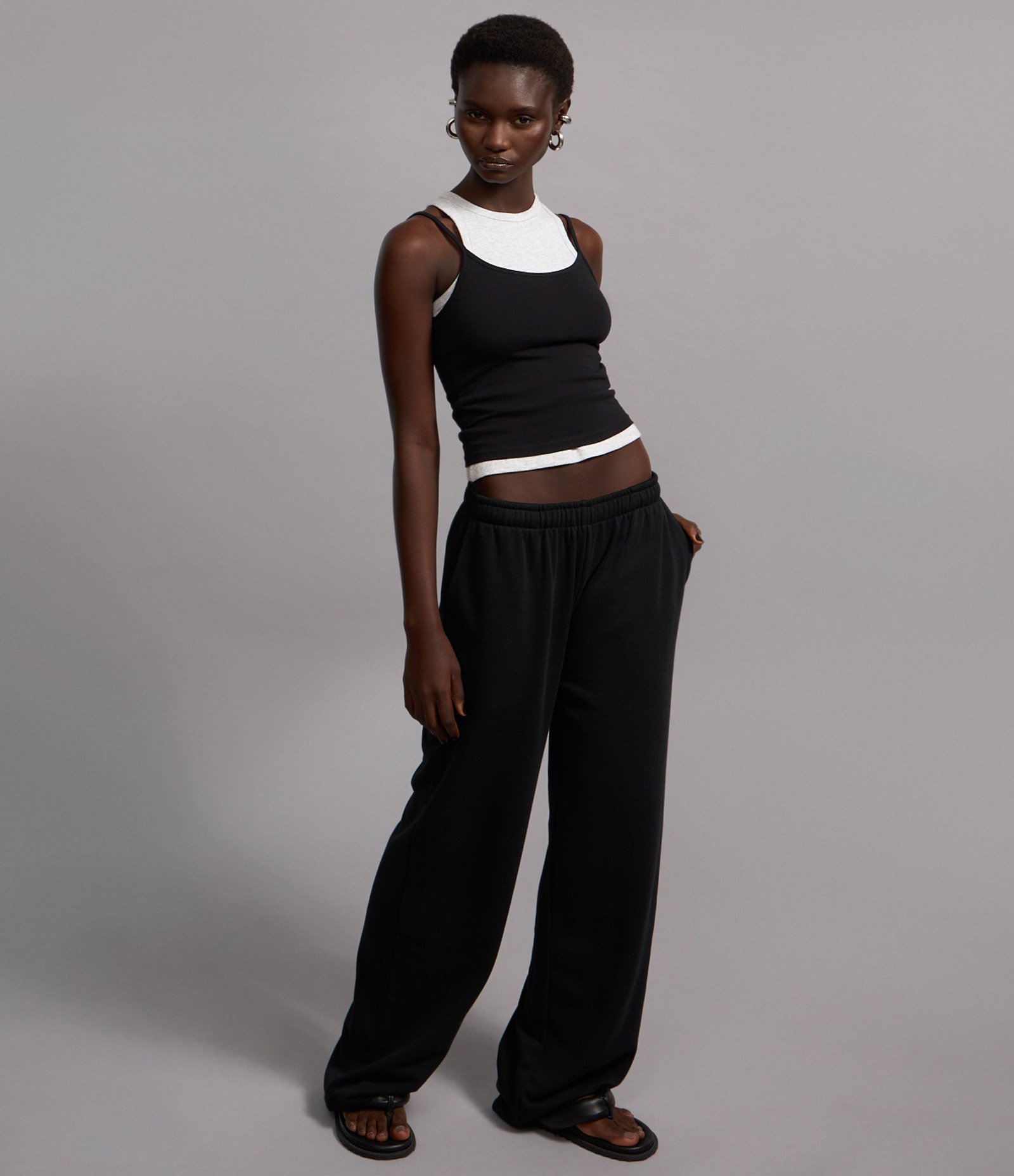 Calça Reta em Moletom com Amarração Interna na Cintura 4