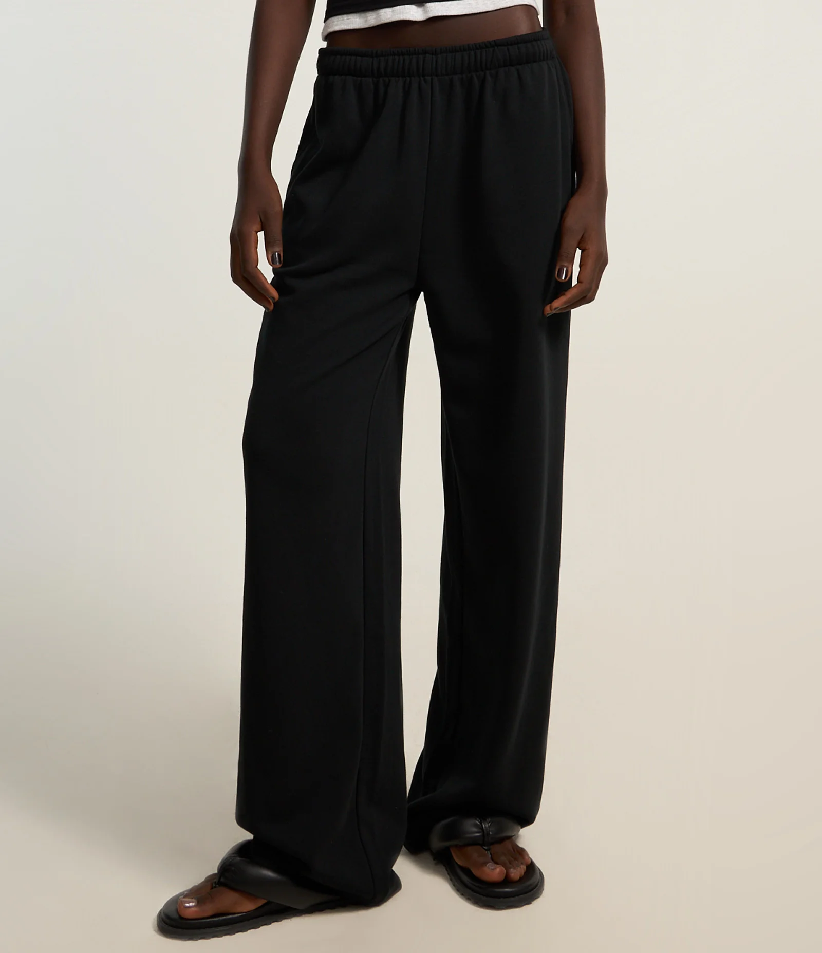 Calça Reta em Moletom com Amarração Interna na Cintura 2