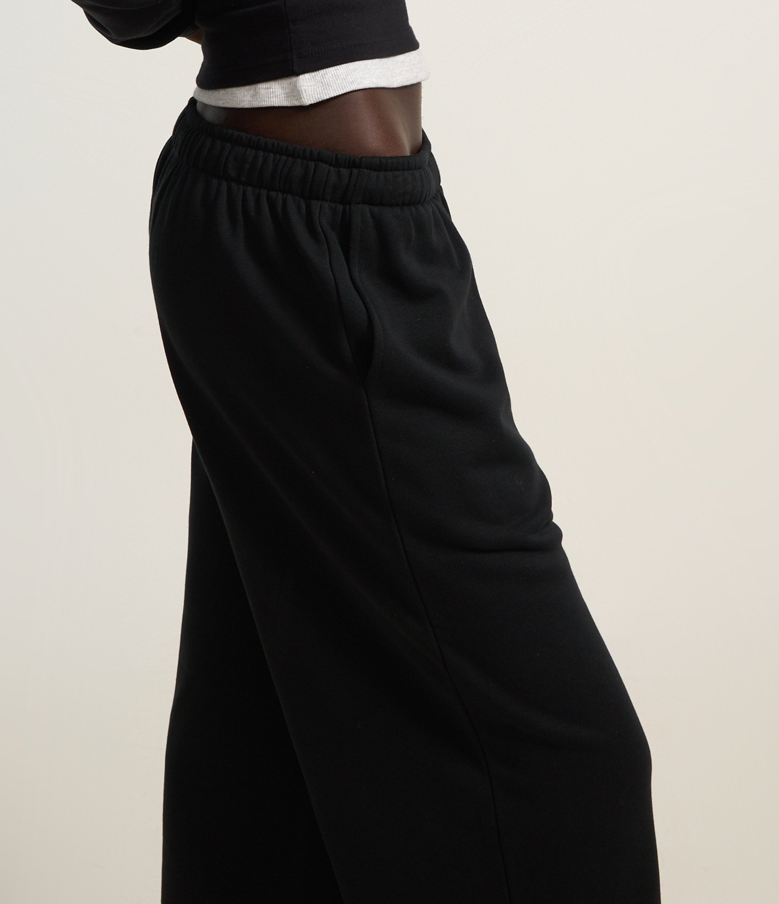 Calça Reta em Moletom com Amarração Interna na Cintura 3