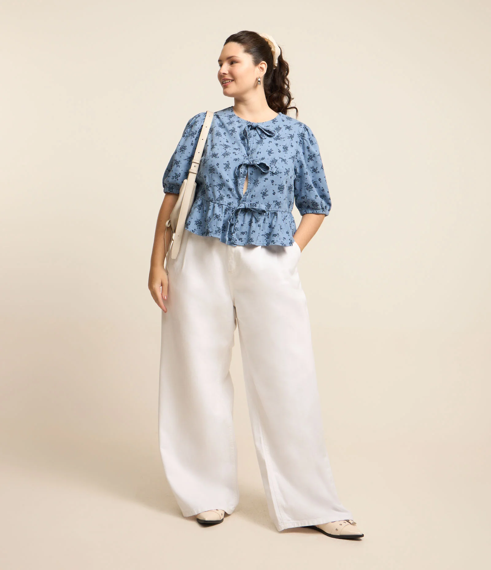 Calça Wide Leg em Sarja com Pregas Curve & Plus Size Branco 1