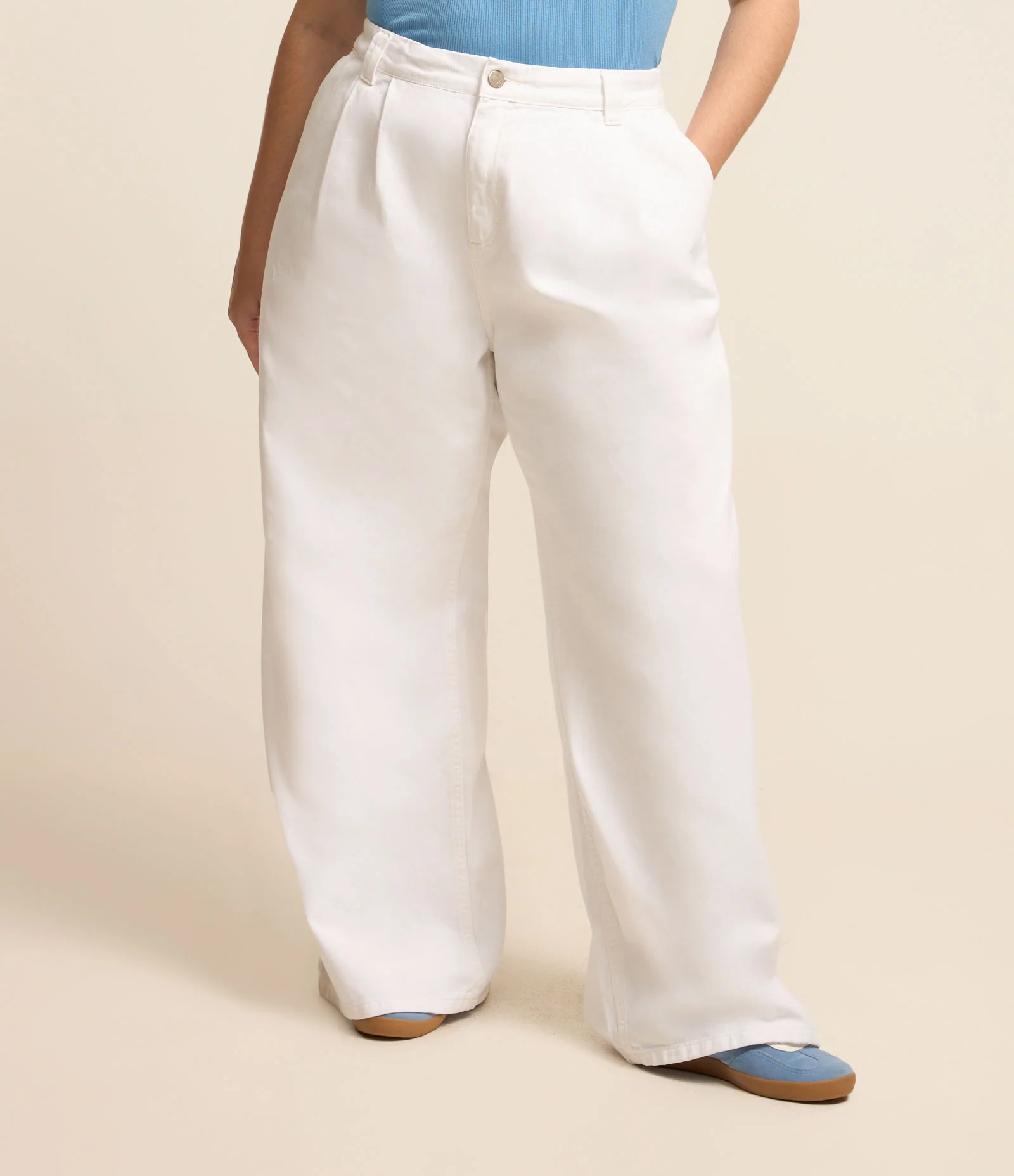 Calça Wide Leg em Sarja com Pregas Curve & Plus Size Branco 2