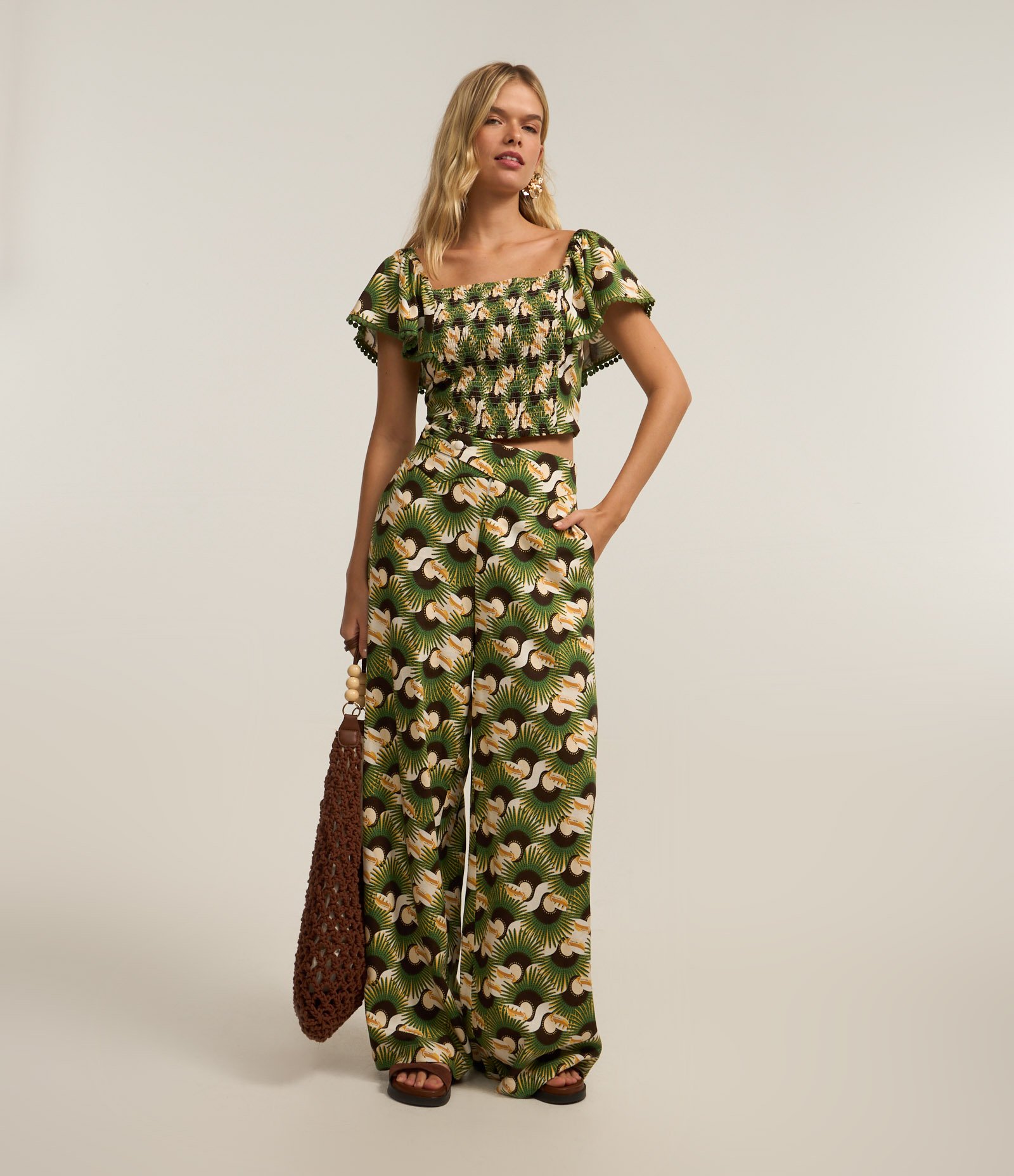 Calça Pantalona em Viscose e Linho com Estampa Tucanos Verde 1