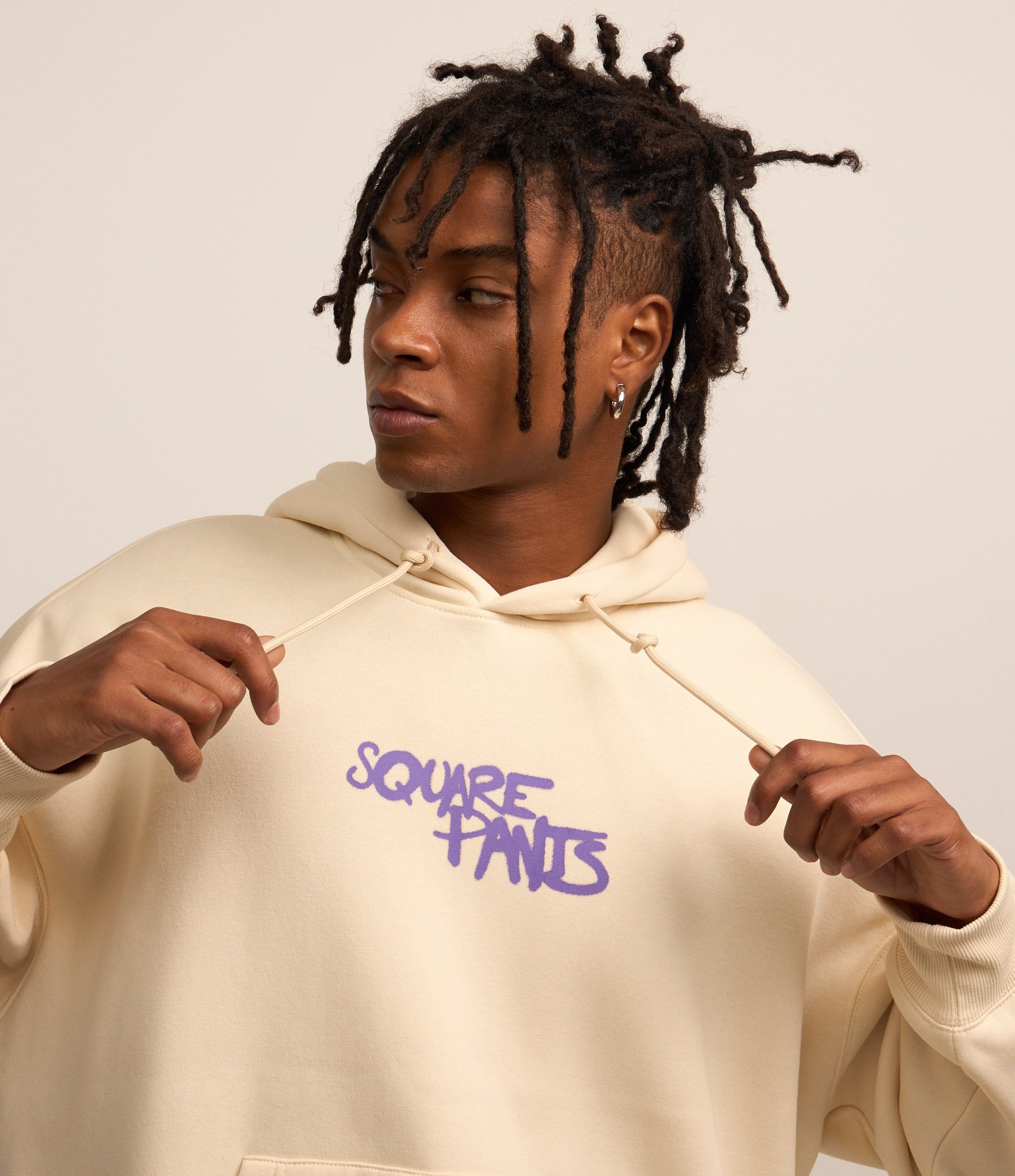 Blusão Boxy em Algodão com Estampa Bob Esponja Bege 4