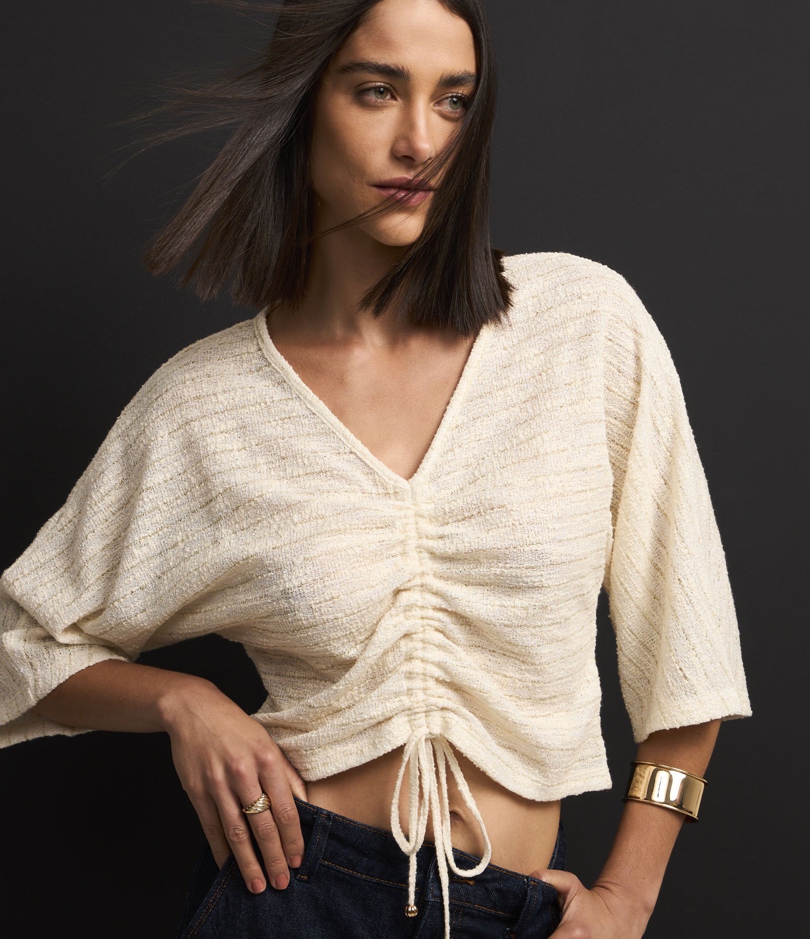 Blusa Curta Texturizada com Franzido e Amarração Off White 3