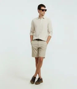 Camisa Regular Básica em Linho com Gola Colarinho