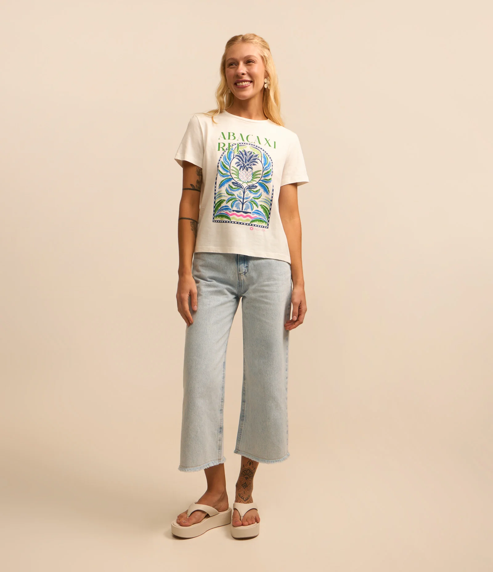 Blusa T-shirt em Algodão com Estampa Abacaxi Rei Branco 2