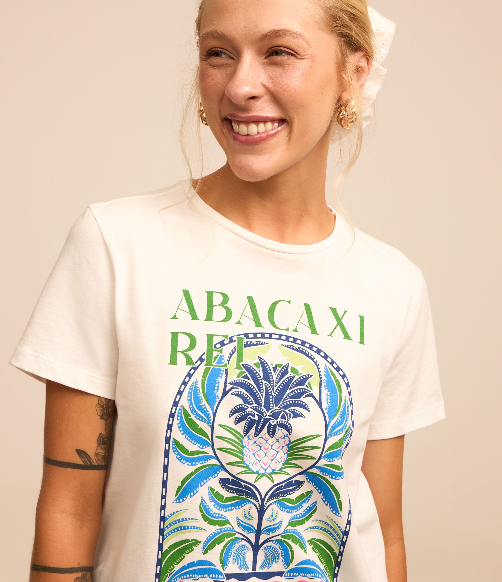 Blusa T-shirt em Algodão com Estampa Abacaxi Rei Branco 3