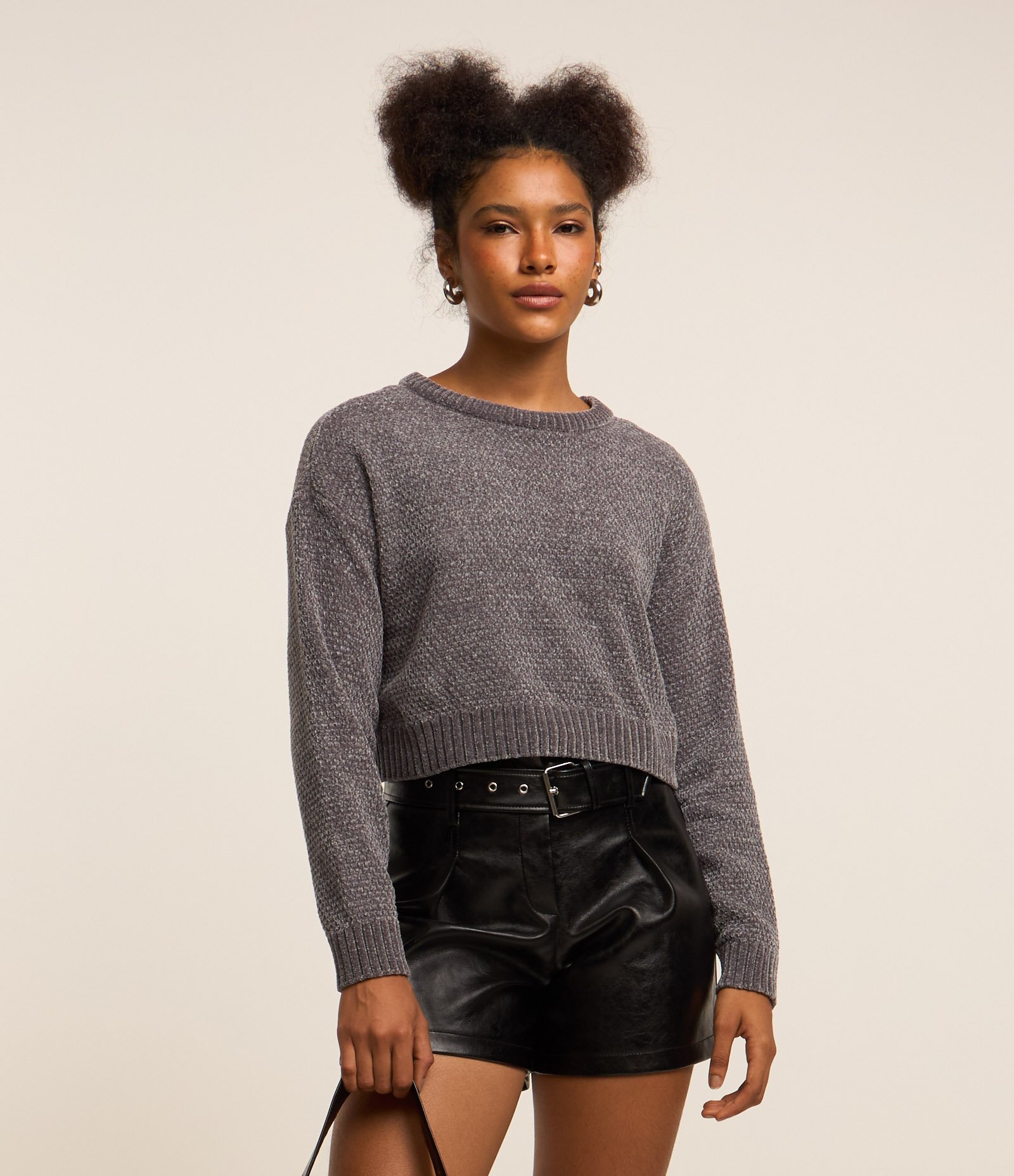 Suéter Curto em Tricô com Ponto Diferenciado Cinza 1