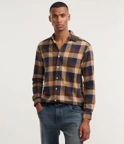 Camisa Comfort em Algodão com Estampa Xadrez e Manga Longa