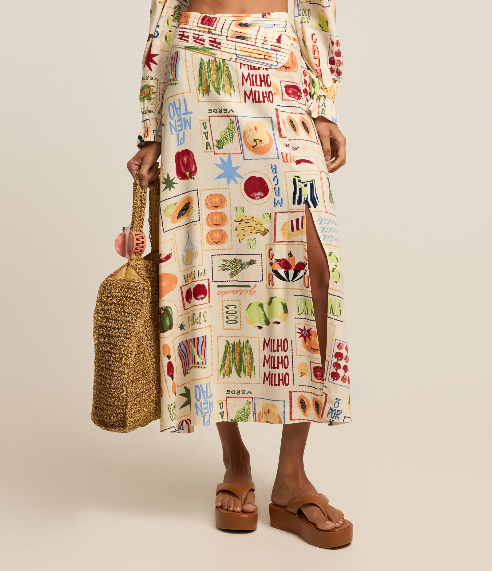 Saia New Midi em Viscose e Linho com Estampa de Frutinhas Multicores 3