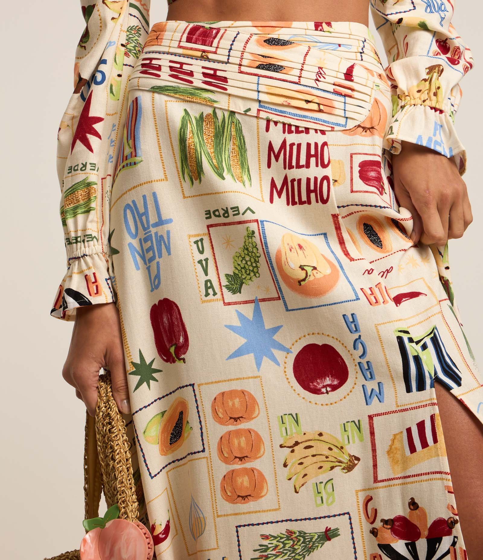 Saia New Midi em Viscose e Linho com Estampa de Frutinhas Multicores 4