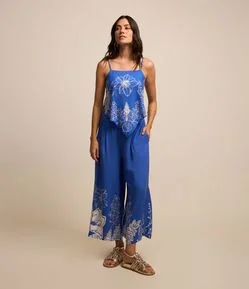 Calça Pantalona em Viscose com Estampa Floral Tropical