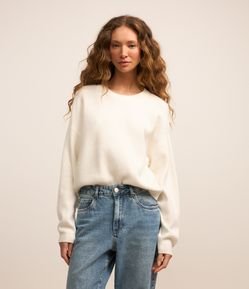 Suetér Curto em Tricô com Cava Deslocada