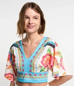 Blusa Cropped Texturizada com Estampa Floral com Tucanos