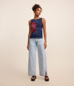 Calça Wide Leg Jeans Marmorizado e Fendinha Lateral