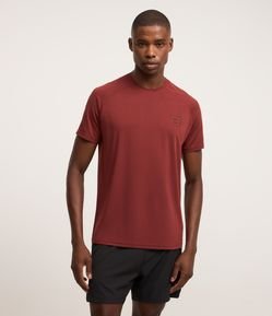 Camiseta Esportiva em Tecnologia Dry com Textura e Estampa Lettering Refletiva