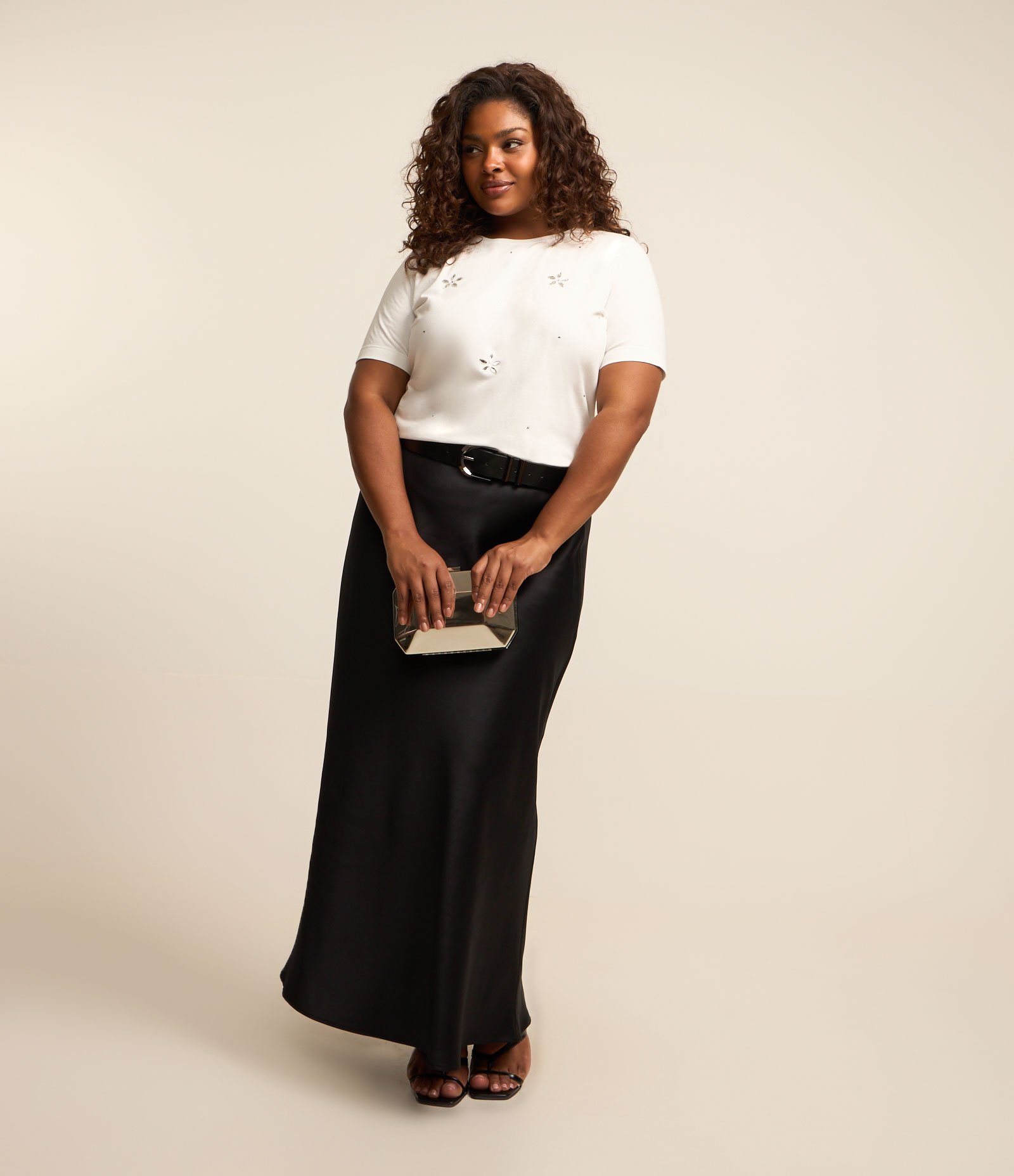 Blusa em Algodão com Aplicação de Flores Curve & Plus Size Branco 3