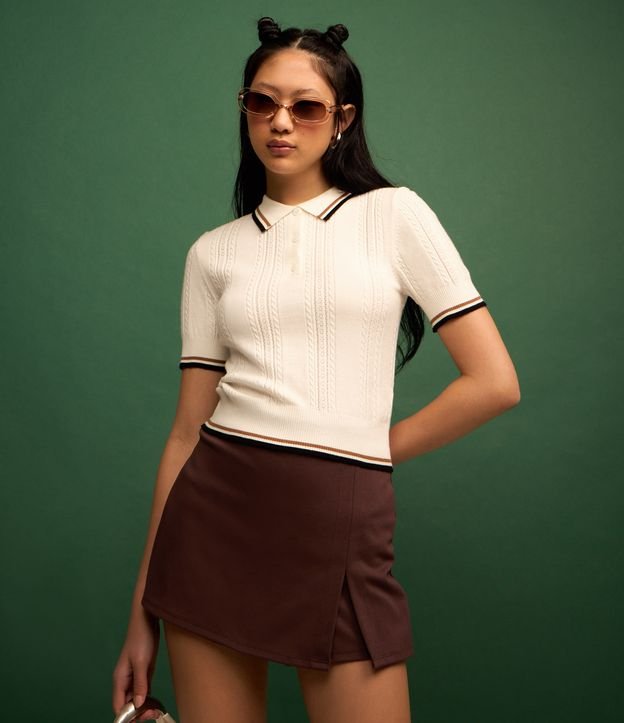 Short Saia em Ponto Roma com Fendinha no Transpasse
