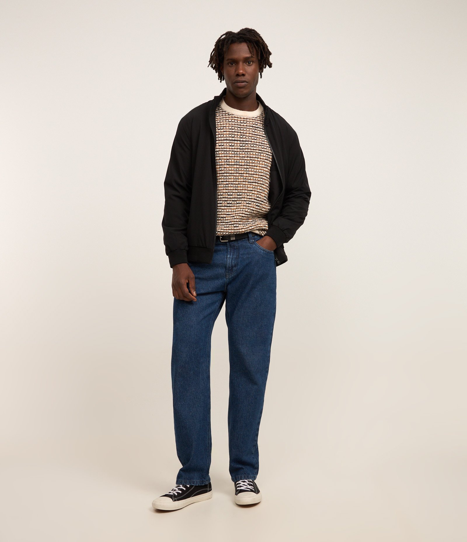 Jaqueta Bomber com Gola Alta Preto 2