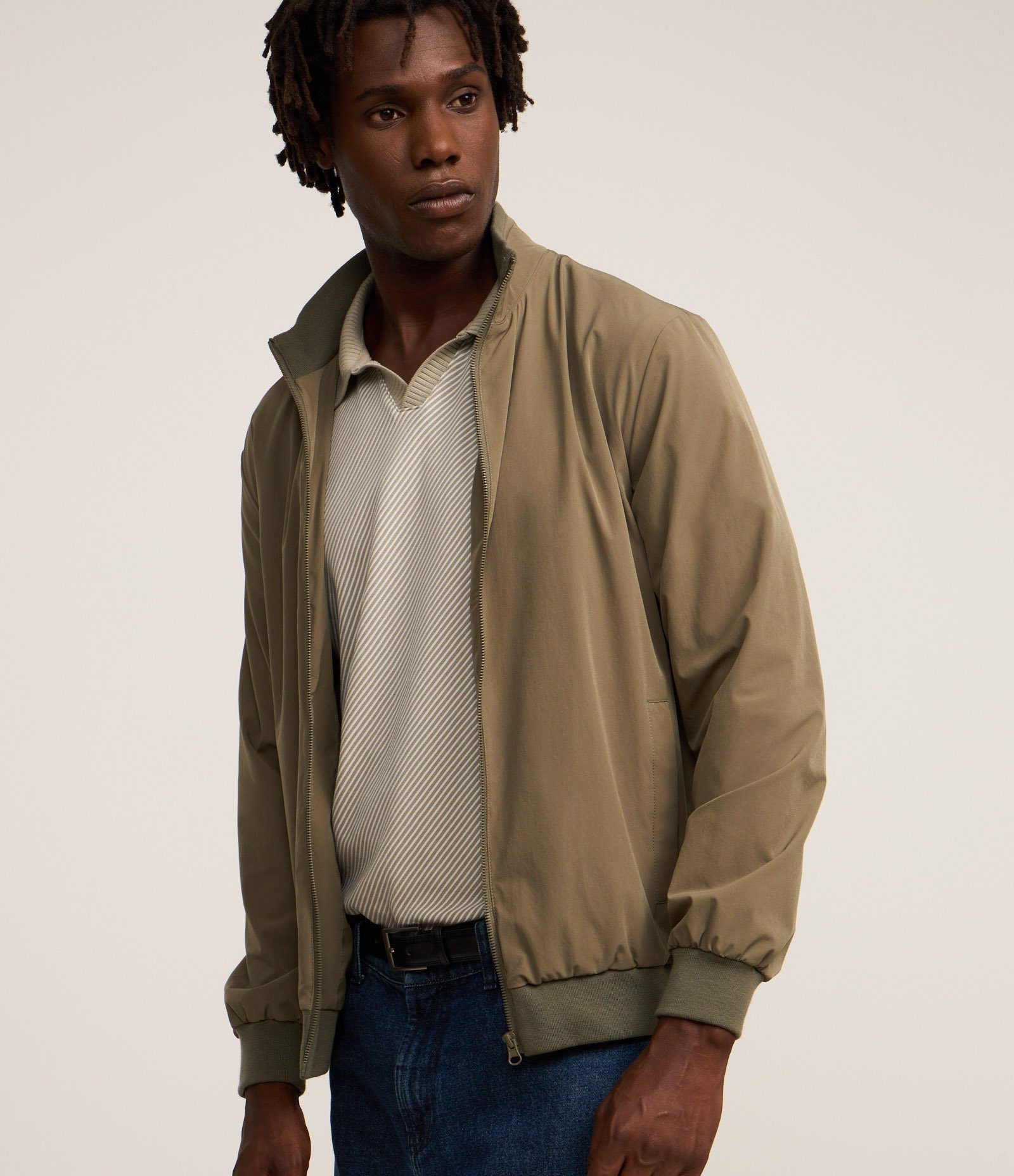 Jaqueta Bomber com Gola Alta Cinza 1