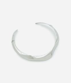 Colar Gargantilha em Metal Ondulada com Fechamento Mola