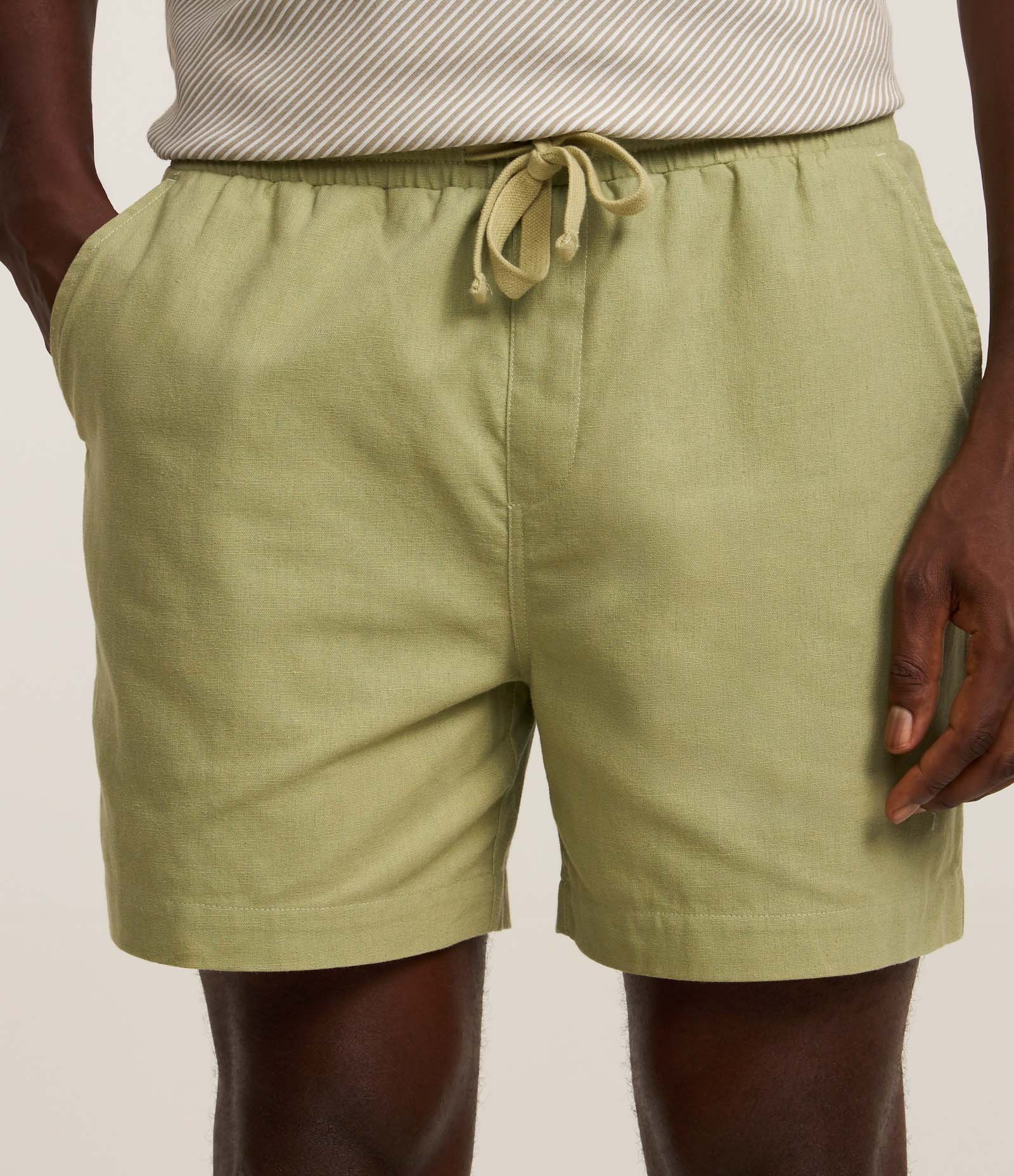 Bermuda em Algodão com Linho e Cós Elástico Verde Oliva 2