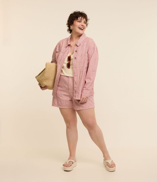 Short Mom Jeans com Estampa Listrada Curve & Plus Size