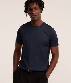 Camiseta Básica em Poliamida Performance e Textura