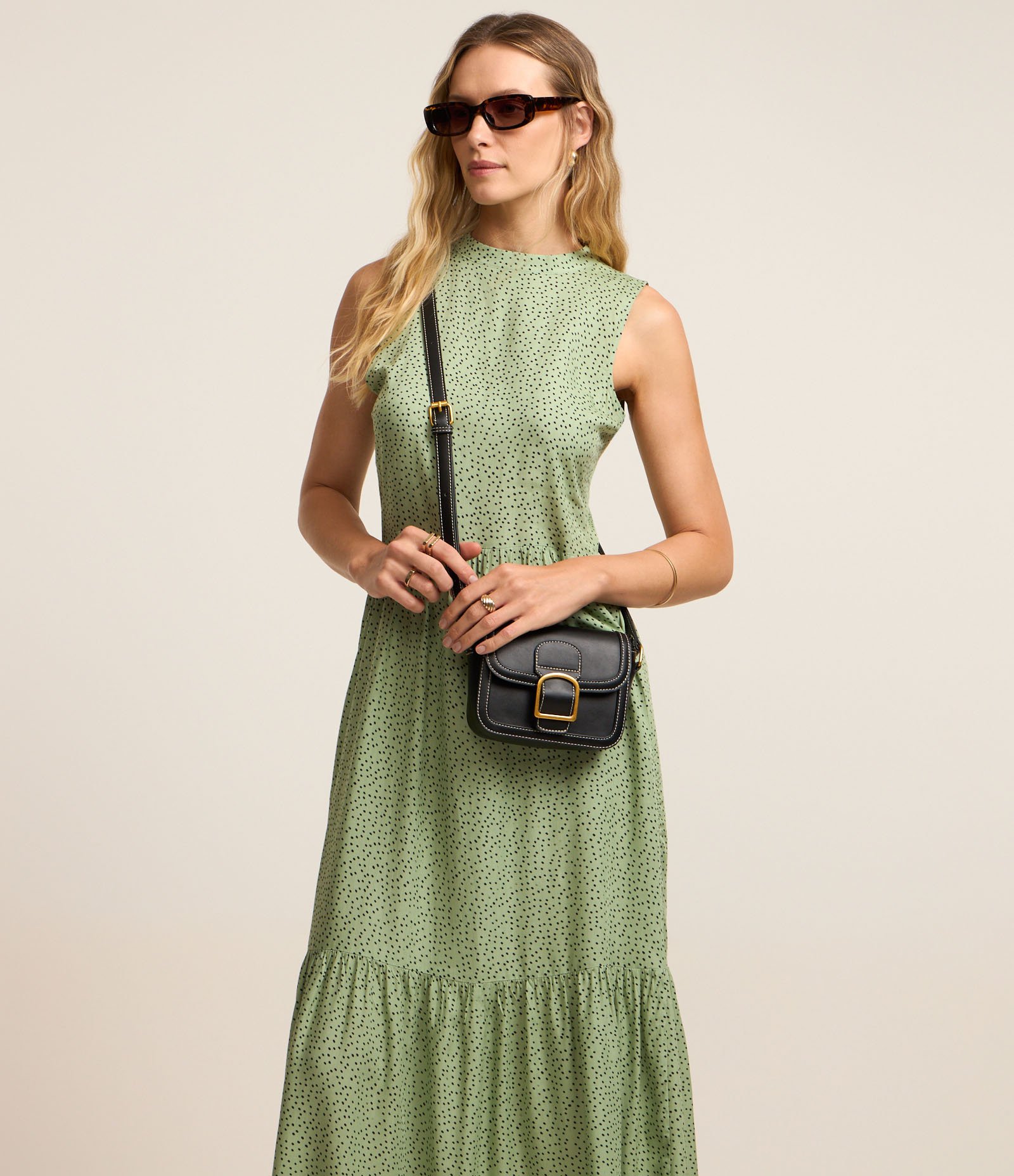 Vestido Evasê Midi em Viscose com Estampa Poá Verde 2