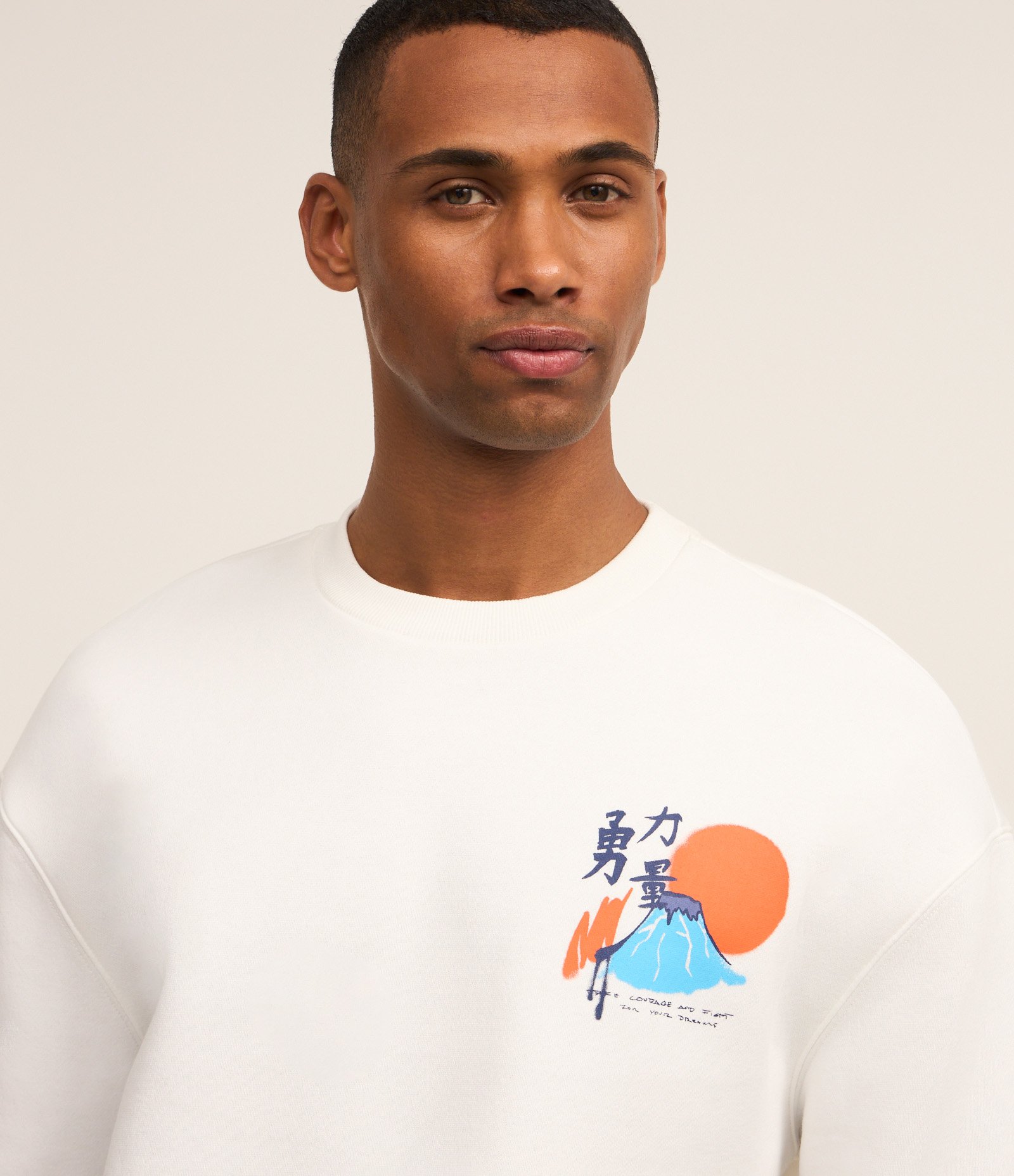 Blusão em Moletom com Estampa Lettering Oriental e Paisagem Branco 3