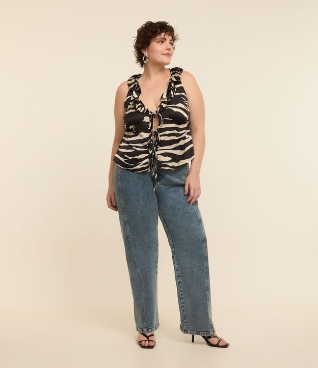 Calça Reta em Jeans com Recorte Frontal Curve & Plus Size