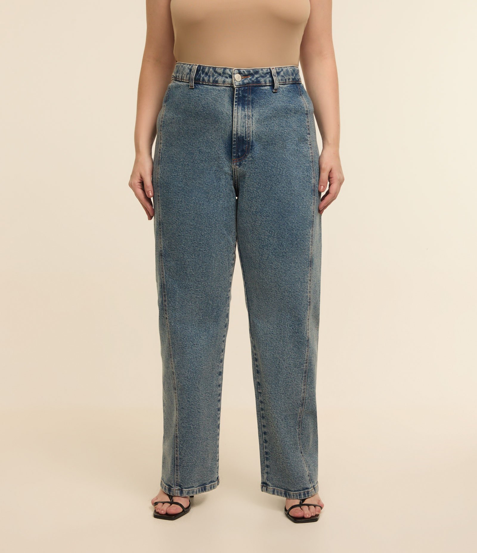 Calça Reta em Jeans com Recorte Frontal Curve & Plus Size Azul 2