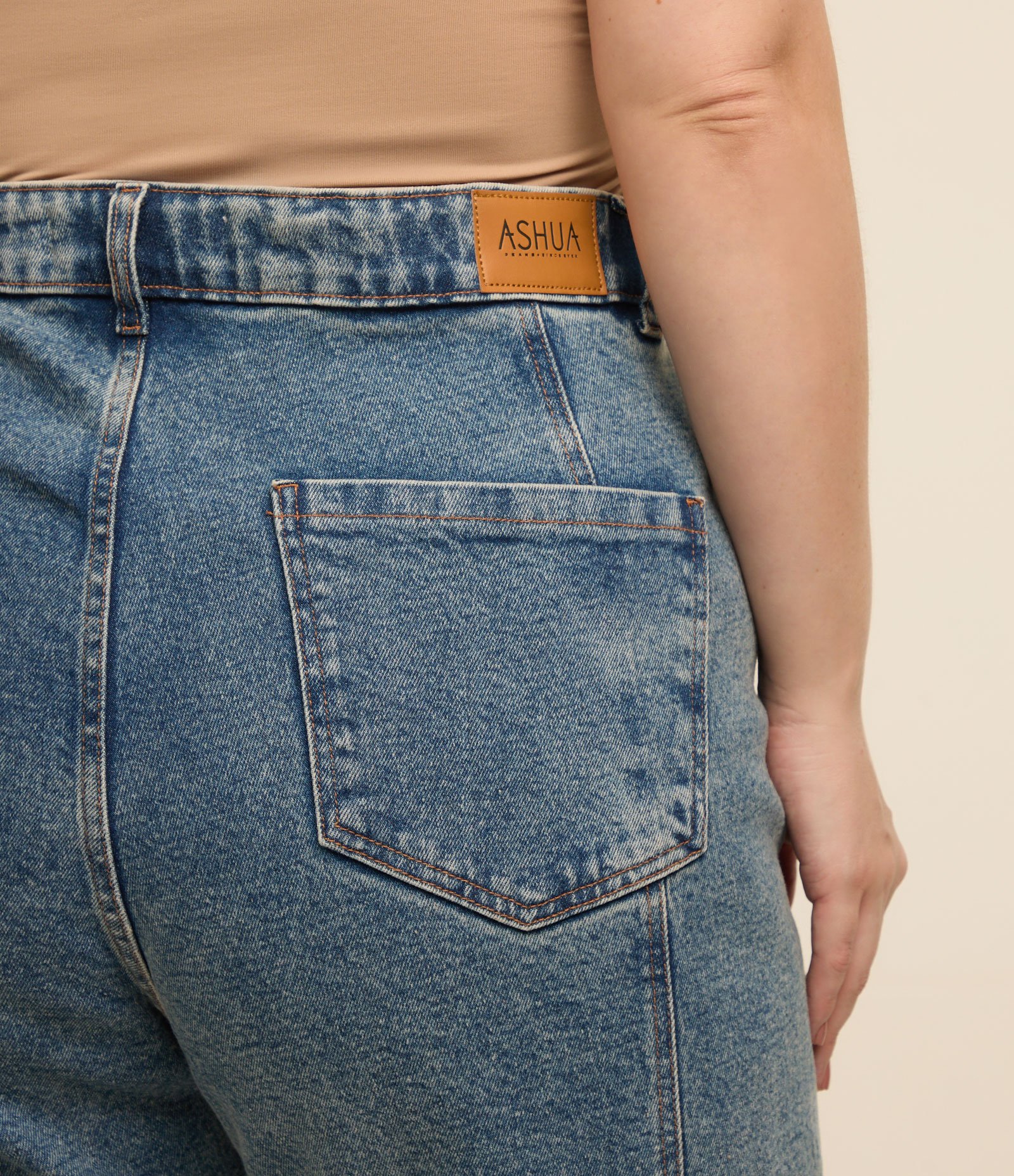 Calça Reta em Jeans com Recorte Frontal Curve & Plus Size Azul 4