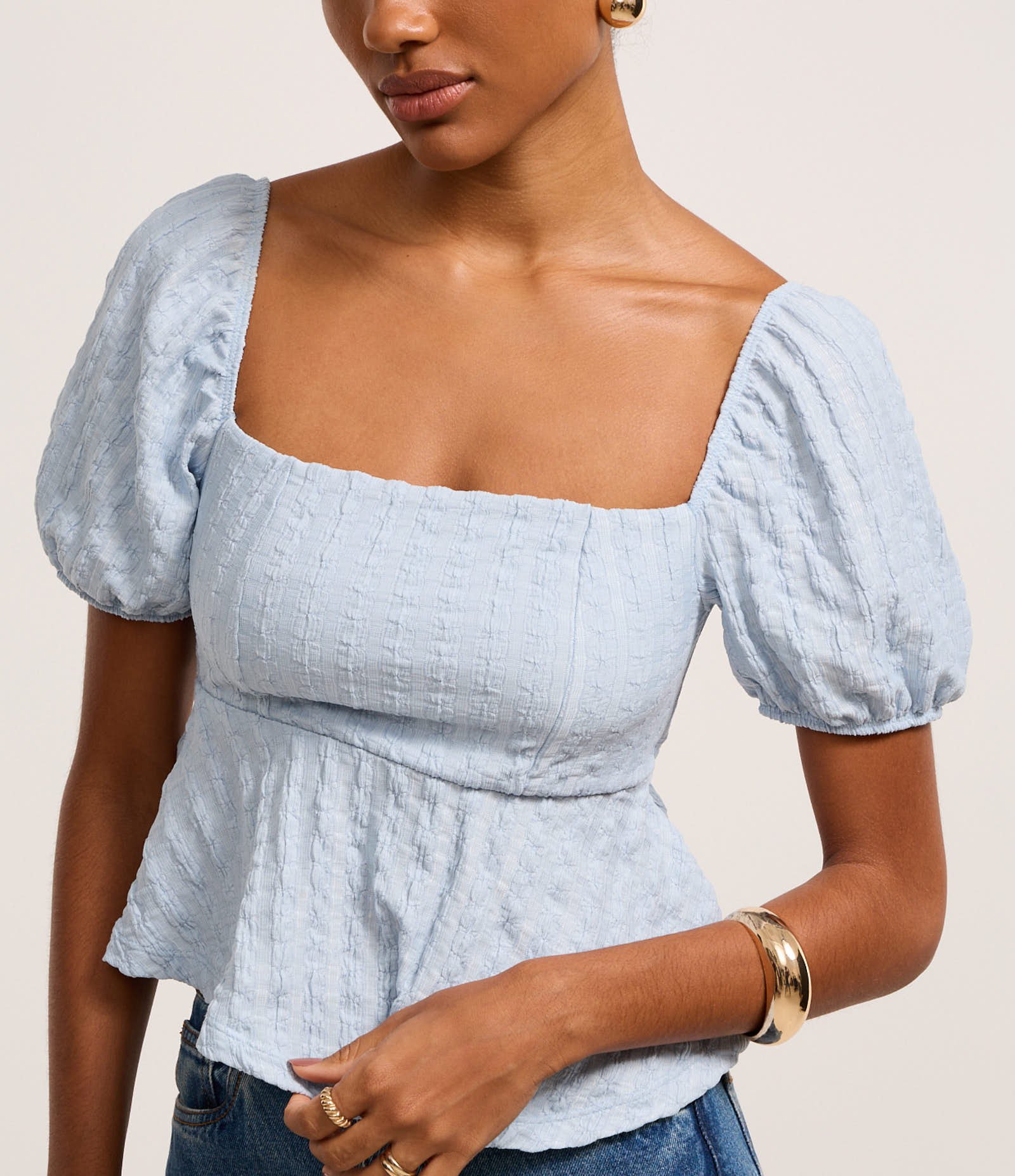 Blusa Texturizada com Manga Bufante e Amarração nas Costas Azul 5