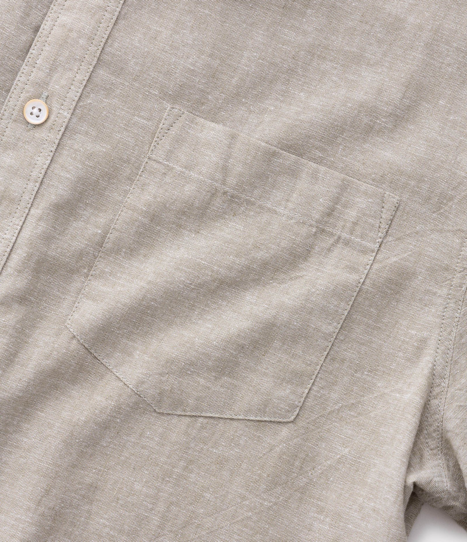 Camisa Comfort Básica em Linho com Bolso Frontal Verde Acinzentado 4