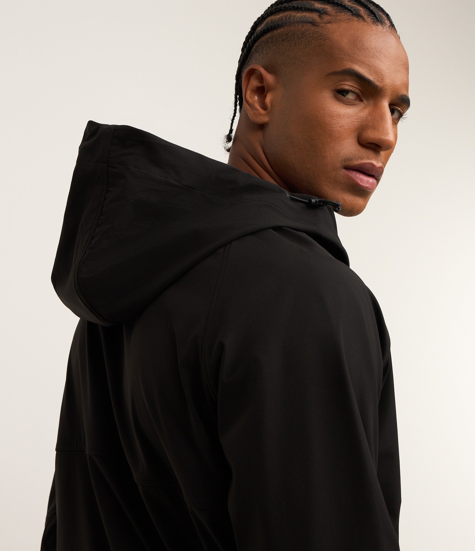 Jaqueta Esportiva Resistente a Água e com Capuz 6