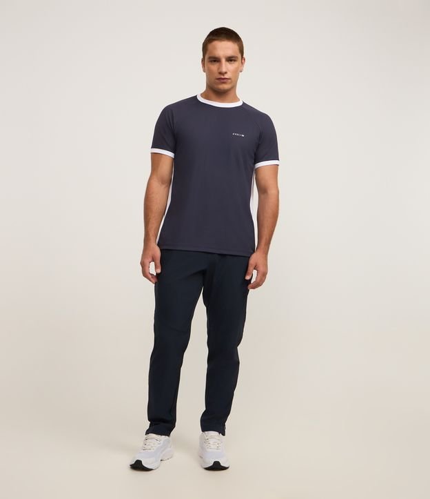 Calça Esportiva com Cós Elástico com Detalhe de Recortes e Listras