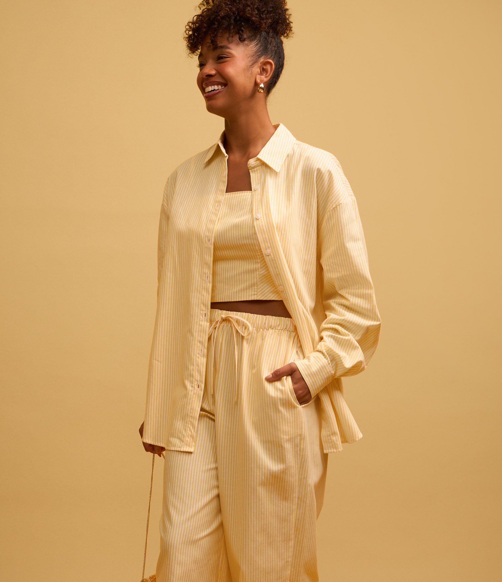 Calça Wide Leg em Tricoline com Listras em Fio Tinto Amarelo 2