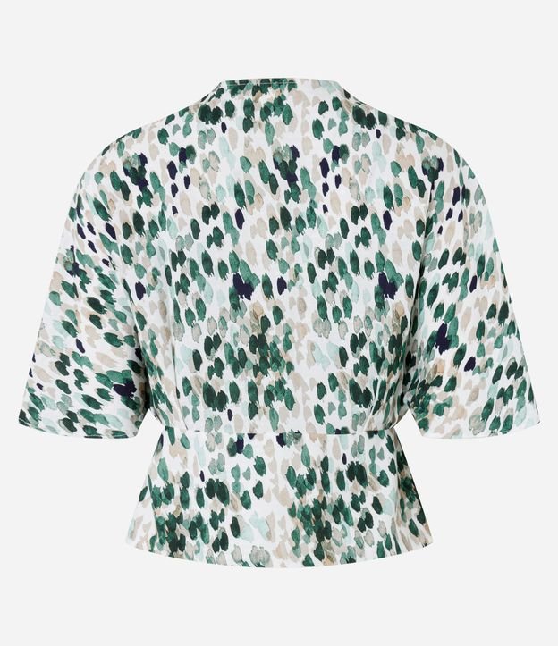 Blusa em Viscose com Decote Transpassado e Estampa Aquarela