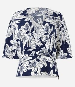 Blusa em Viscose com Devote Transpassado e Estampa Floral