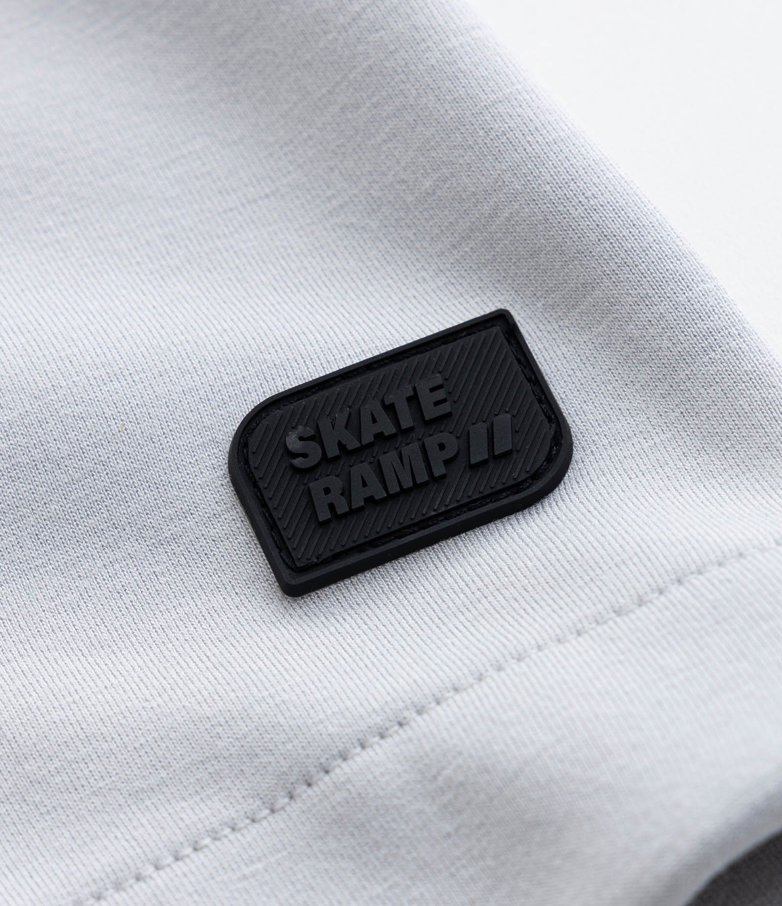 Bermuda Infantil com Recortes e Bolsos - Tam 5 a 14 Anos Cinza 4