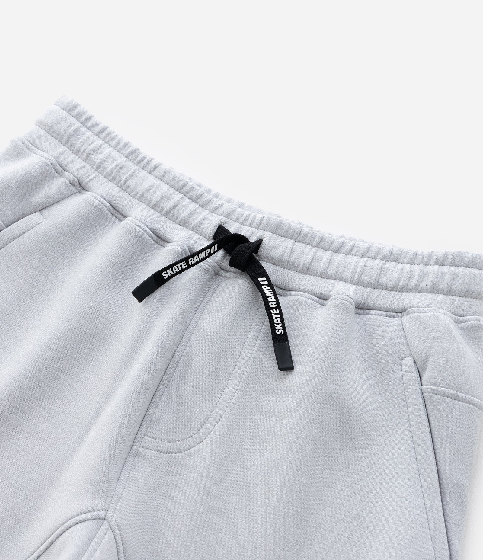 Bermuda Infantil com Recortes e Bolsos - Tam 5 a 14 Anos Cinza 7