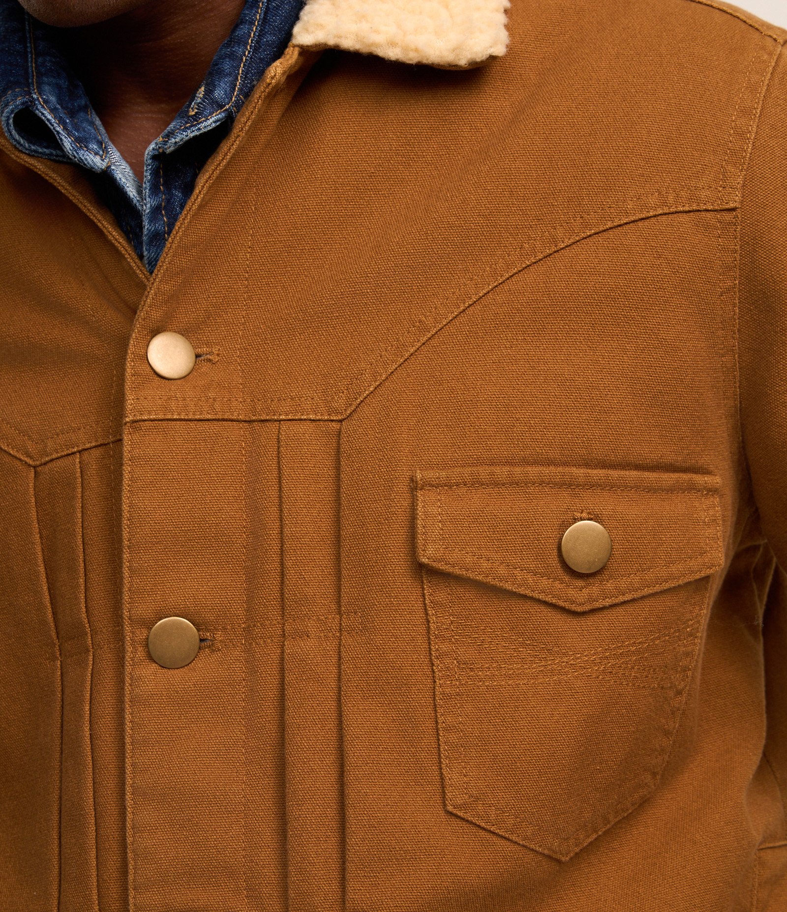 Jaqueta em Sarja com Pala e Gola com Sherpa Marrom 3
