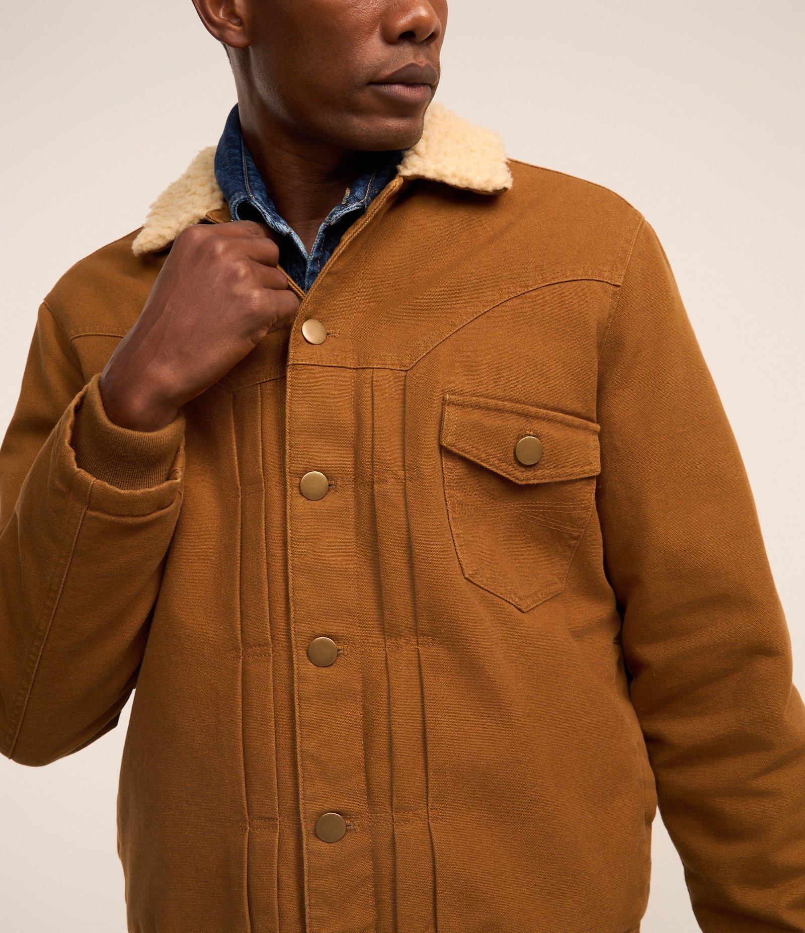 Jaqueta em Sarja com Pala e Gola com Sherpa Marrom 6