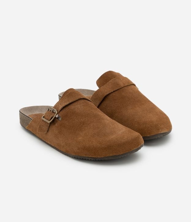 Chinelo Mule em Camurça com Tira Larga e Fivela