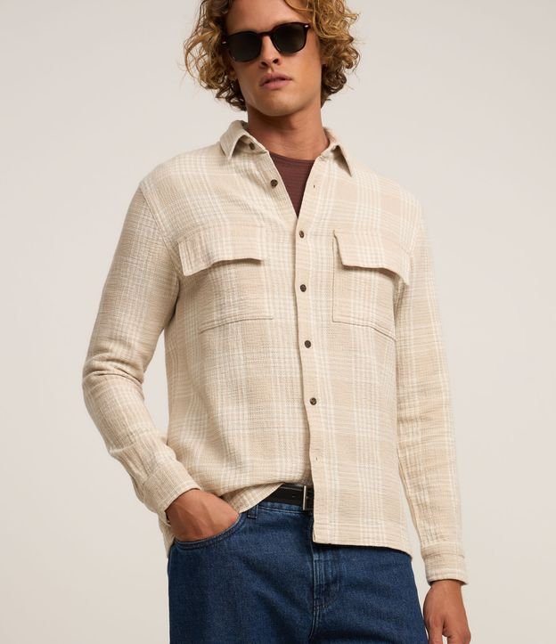 Camisa com Bolso Cargo e Textura com Estampa Xadrez