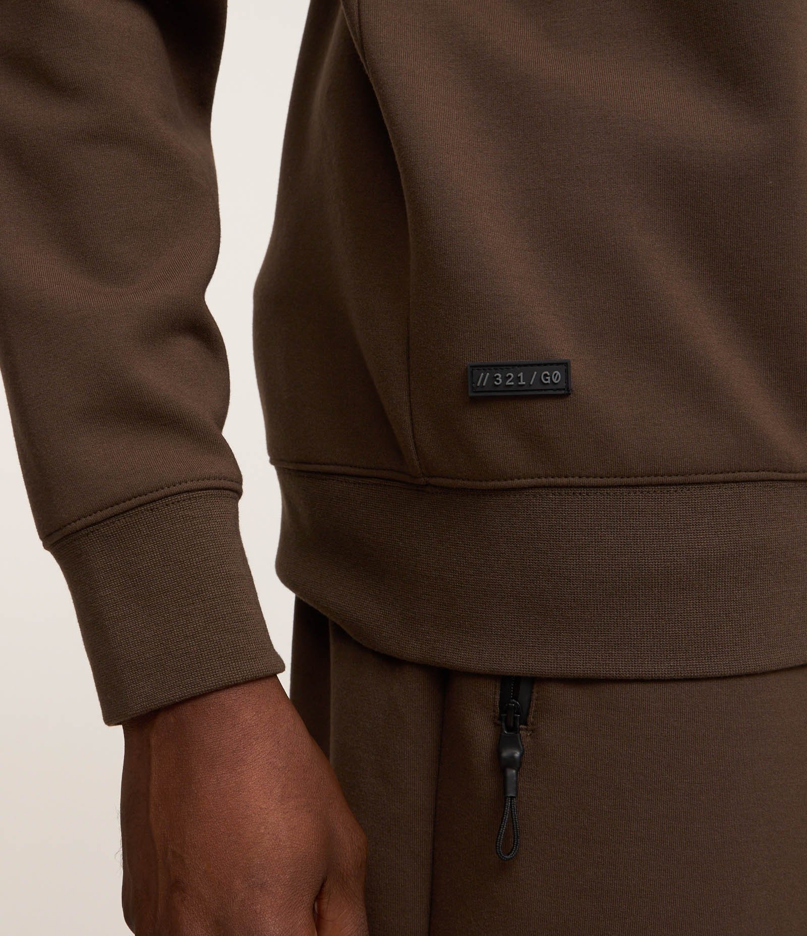 Casaco Fechado Esportivo com Punho Ajustado e Etiqueta Aplicada 3