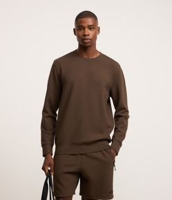 Casaco Fechado Esportivo com Punho Ajustado e Etiqueta Aplicada